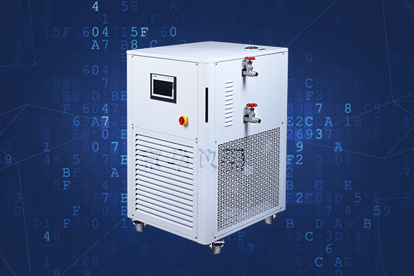 小型高低溫循環(huán)一體機的導熱油詳細介紹 小型高低溫循環(huán)一體機的導熱油詳細介紹